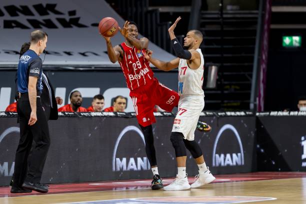 赛中继续展 赛中继续展